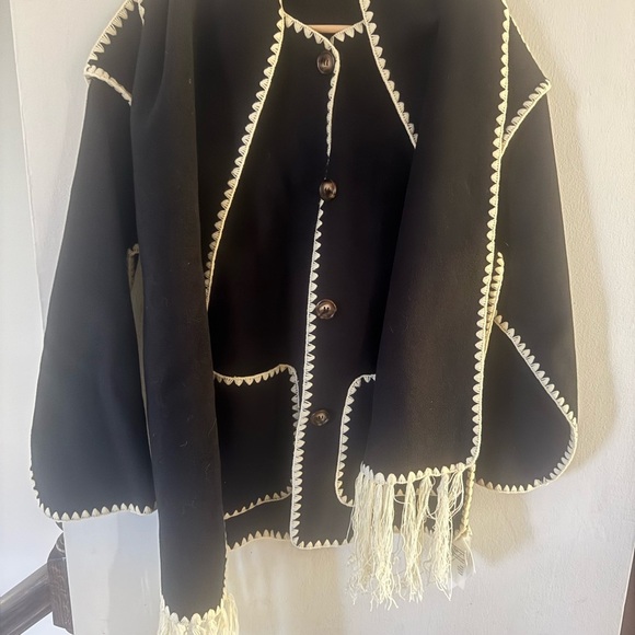 J.ING Black Cape with Cream Detailing🖤NWT🖤 perfect for Winter - Picture 5 of 9